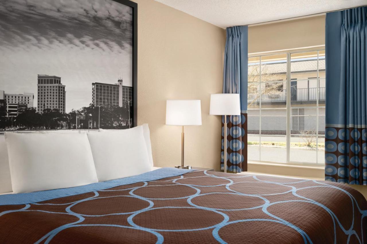 Motel Super 8 By Wyndham Gulfport Biloxi Airport Extérieur photo